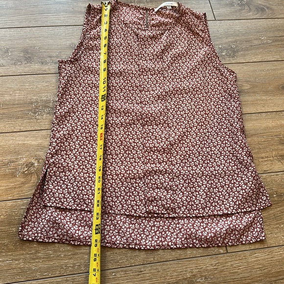 Red/Ivory Fun2Fun Shell Top - Picture 6 of 7